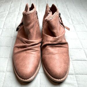 Women’s shortie boots